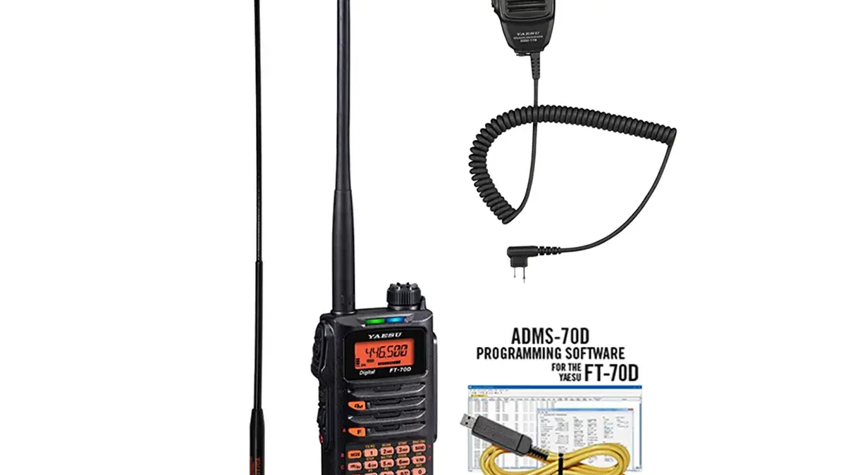 Yaesu FT-70D Bundle with ADMS-70D Software, SSM-17A Speaker Mic